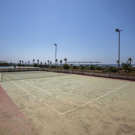 Larnaca Sunshore Beachfront Suite オロクリニ 部屋 写真